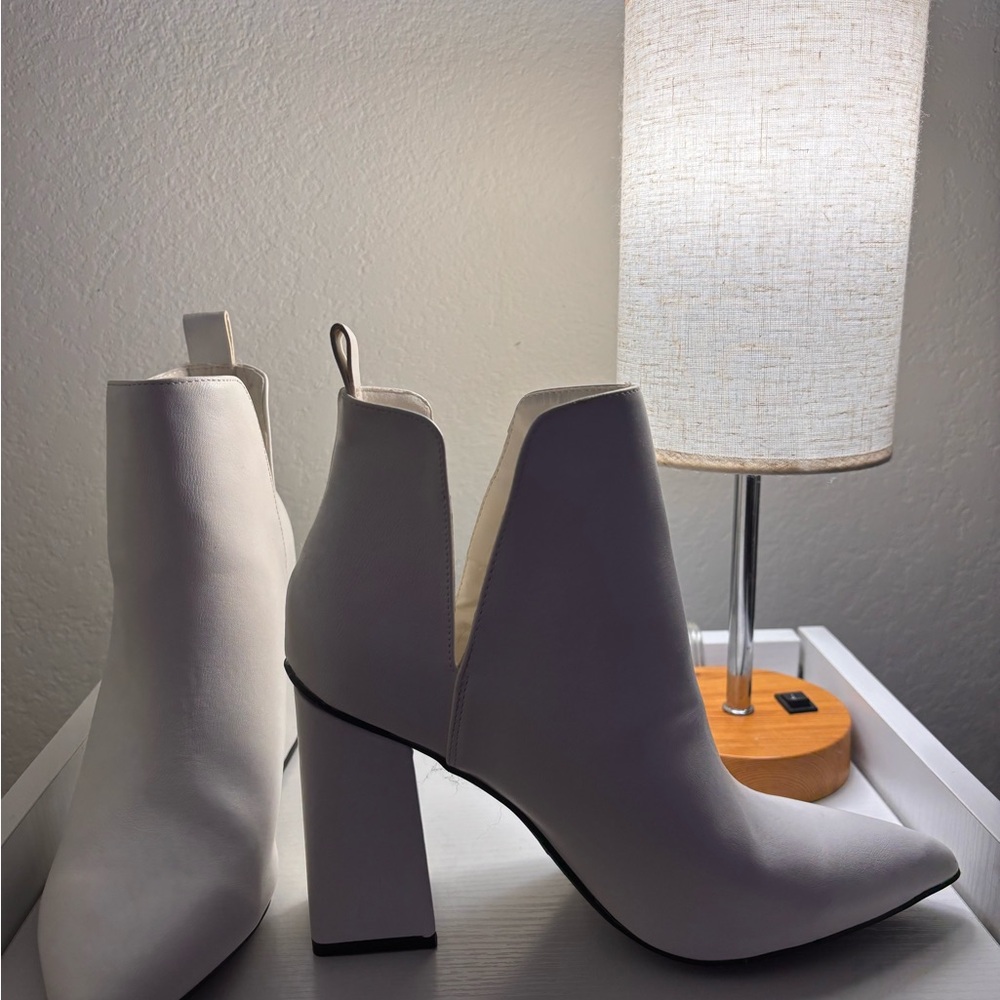 Journee Collection Elegant White Ankle Boots